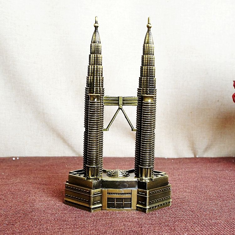 World Famous Kuala Lumpur Petronas Twin Towers Model – Premium Metal Bronze Souvenir