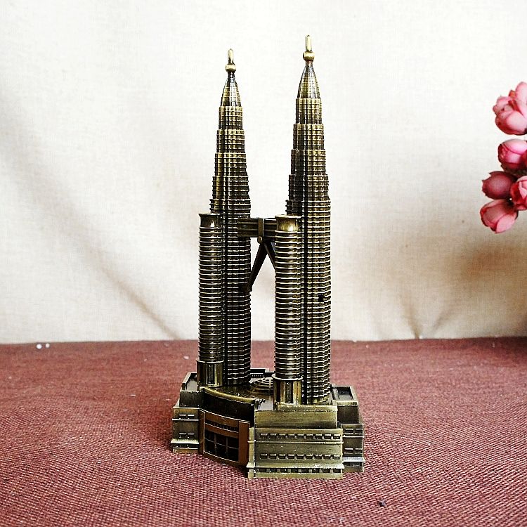 World Famous Kuala Lumpur Petronas Twin Towers Model – Premium Metal Bronze Souvenir